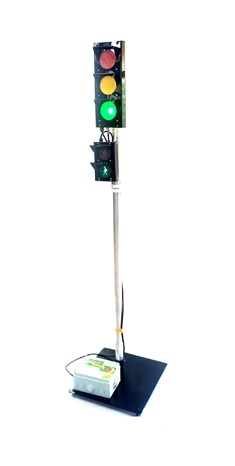 komplekt--pro-m--iz-dvuh-svetoforov-na-stoyke-v-sbore